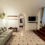 Via Solimena 9